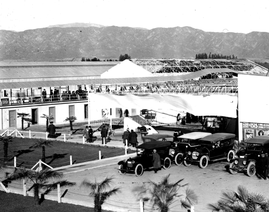 Universal Studios 1916 The early tours of the studio.jpg